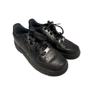 Black Air force 1’s